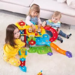 GARAŻ Z AUTKAMI TUT TUT AUTKA VTECH 1+ - Vtech