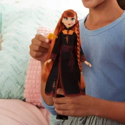 LALKA ANNA Z ZAPLATACZEM KRAINA LODU DISNEY 5+ - Hasbro