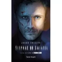 ŚLEPNĄC OD ŚWIATEŁ - Świat Książki