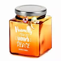 ŚWIECA ZAPACHOWA W SZKLANYM SŁOIKU OMBRE POMARAŃCZOWA Z DEKORACYJNĄ BRANSOLETKĄ