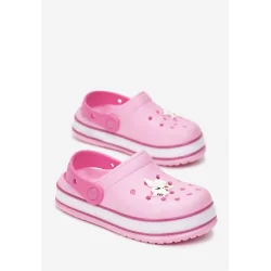 RÓŻOWE KLAPKI Z GUMOWEJ PIANKI Z ZAKRYTYM NOSKIEM I ŚWIECĄCĄ PODESZWĄ ROZMIAR 33 II GATUNEK