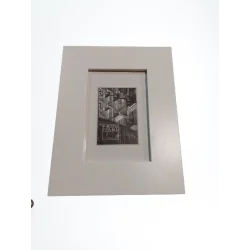 RAMKA NA ZDJĘCIA 31X30 CM BIAŁA