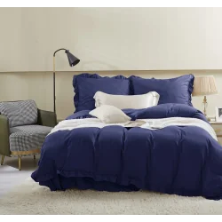 POŚCIEL Z MIKROFIBRY RUFFY 200X220 CM GRANAT Z DEKORACYJNĄ FALBANKĄ