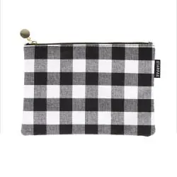 SASZETKA NA PRZYBORY SZKOLNE Z ZAMKIEM BŁYSKAWICZNYM BIAŁO CZARNA KRATKA